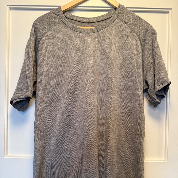 Lululemon Short Sleeved Shirt - Metal Vent - Picture 1 of 3